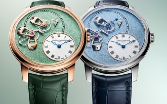 DSTB 42 si aggiorna con due vivaci colorazioni estive firmate Arnold & Son.