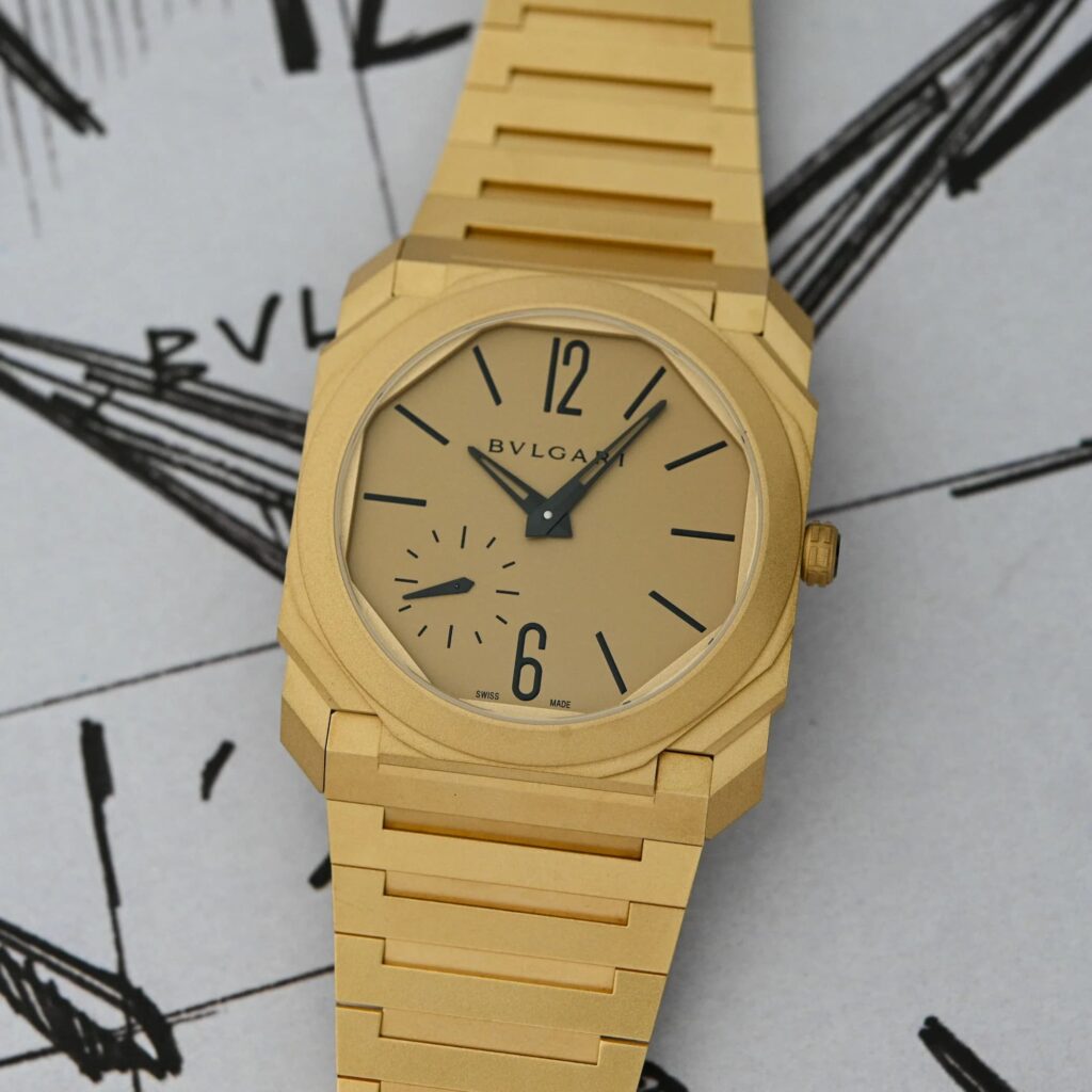 orologio Bvlgari Octo Finissimo in oro giallo sabbiato