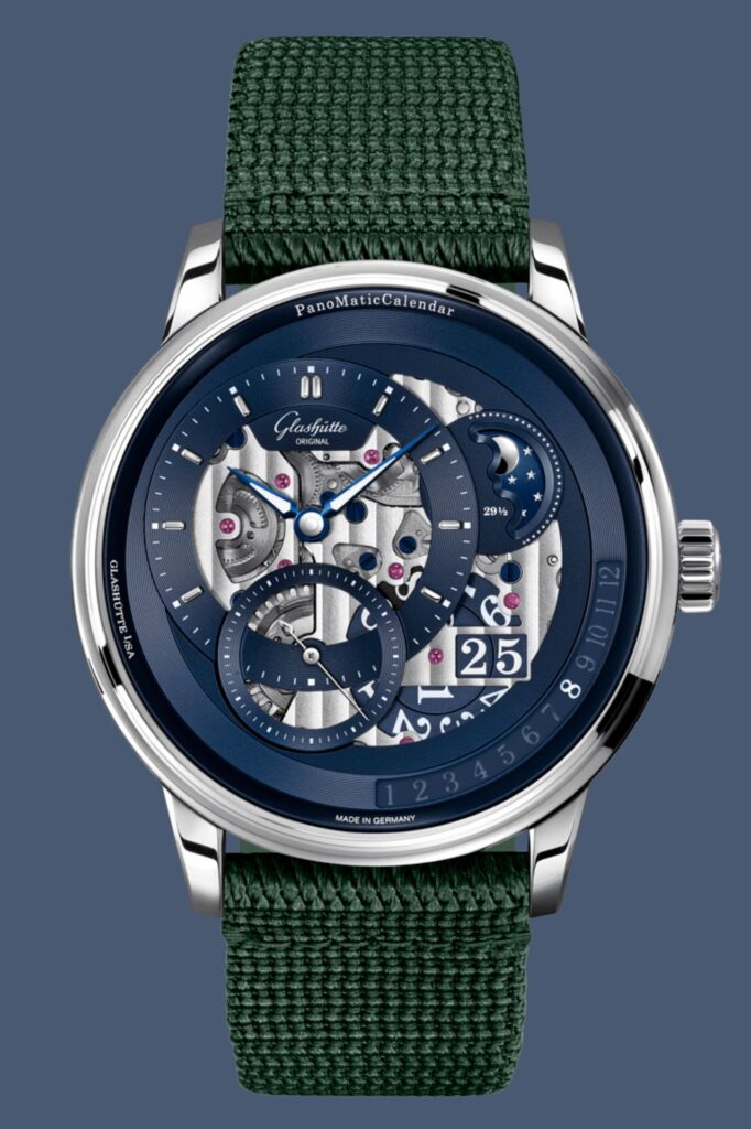 orologio Glashütte Original PanoMaticCalendar Skeleton Blue of Dawn con cinturino in tessuto sintetico colore verde