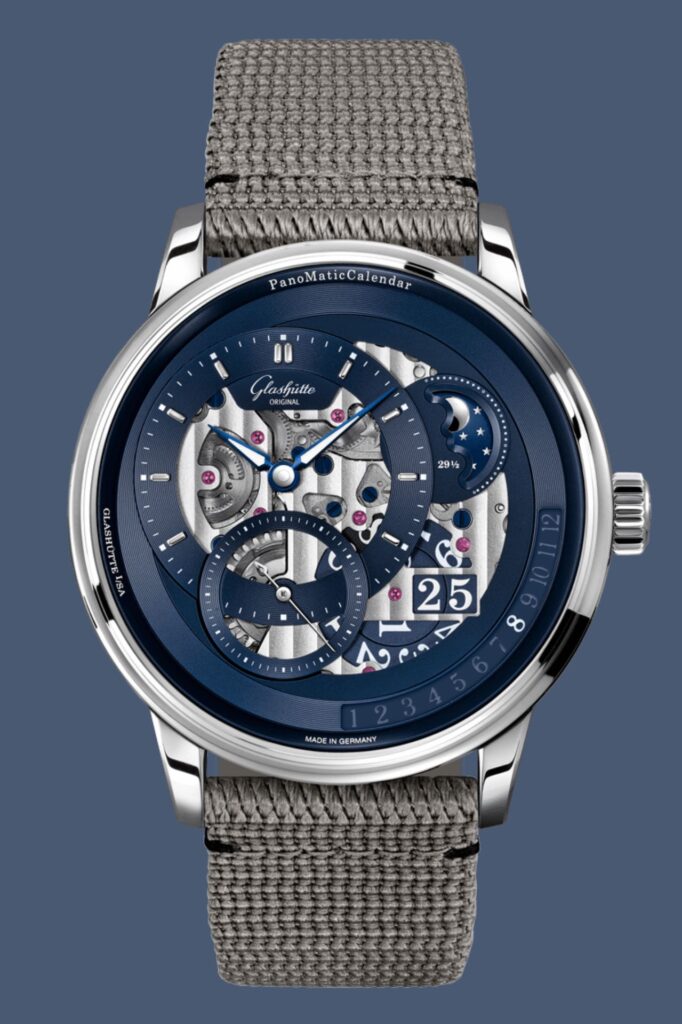 orologio Glashütte Original PanoMaticCalendar Skeleton Blue of Dawn con cinturino in tessuto sintetico colore grigio