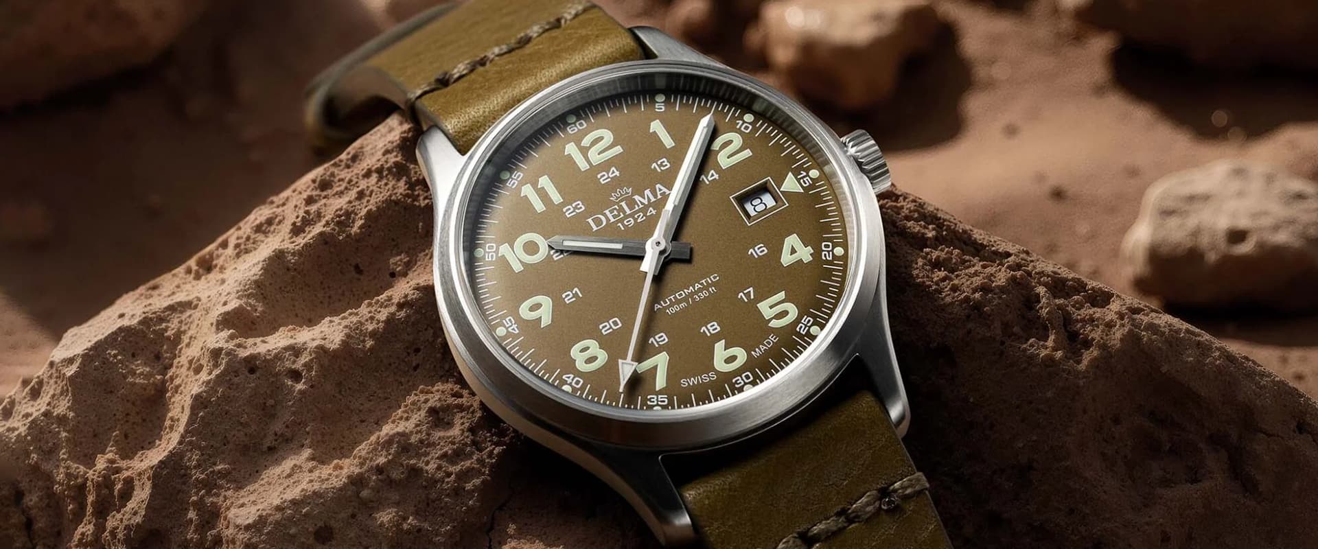 Rusty Topped Delma Delma Commander 40 mm: Eleganza e Funzionalità