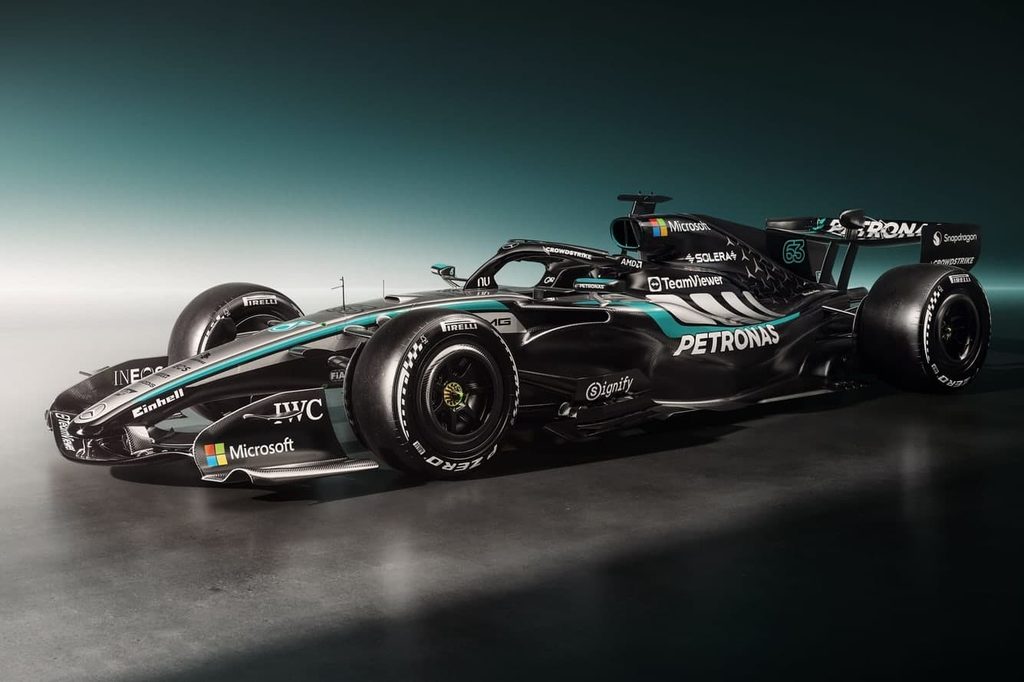 IWC Pilot's Watch Viola x Team Mercedes-AMG Petronas F1